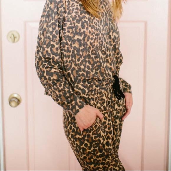 Womens Cheetah Lounge Joggers Mady & Nell Small - Picture 1 of 12